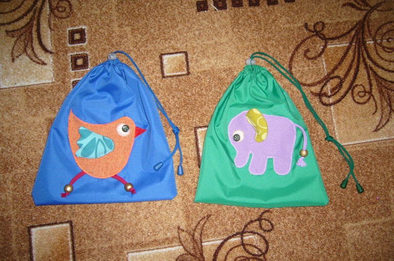 Мешочки под обувь.