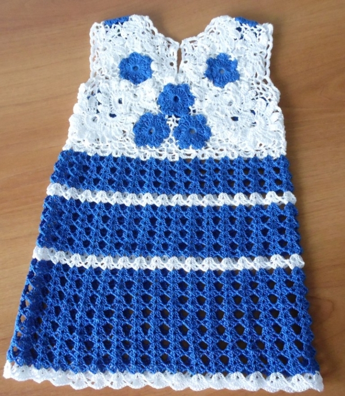 Связала тунику для девочки