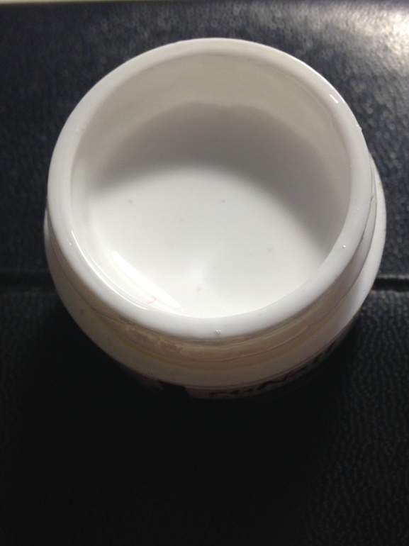 Желтеет белый гель(((