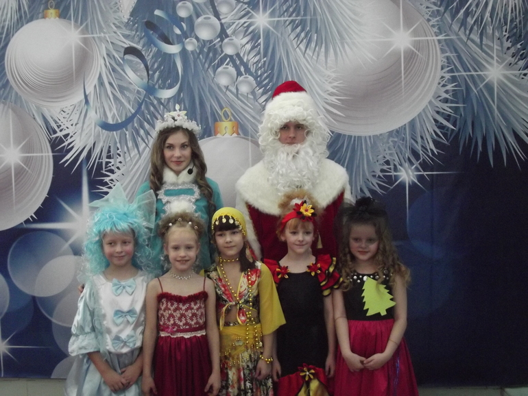 новогодние утренники)))