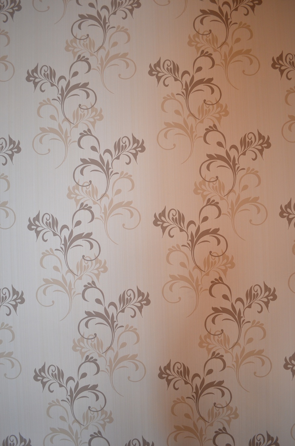 Какие шторы повесить в зале??