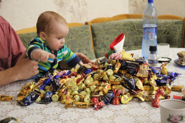 С новым годом, мамочки!!)