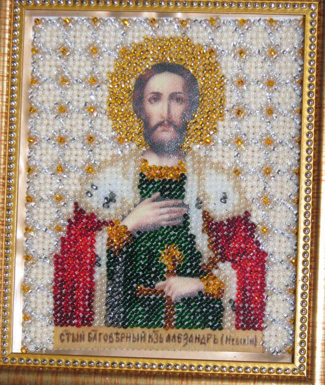 Доченька вышивала.