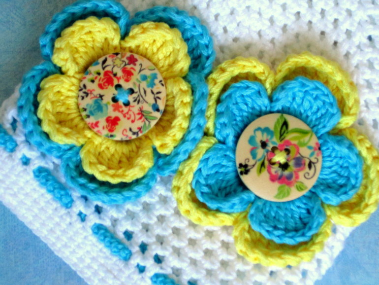 две летние шапочки