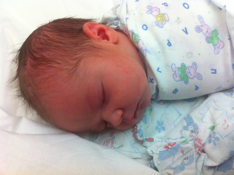 мы родились 10 февраля в рд при 15 гкб