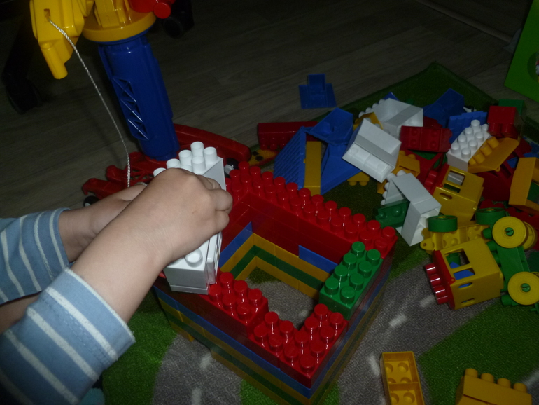 День 3.Что нам стоит дом построить