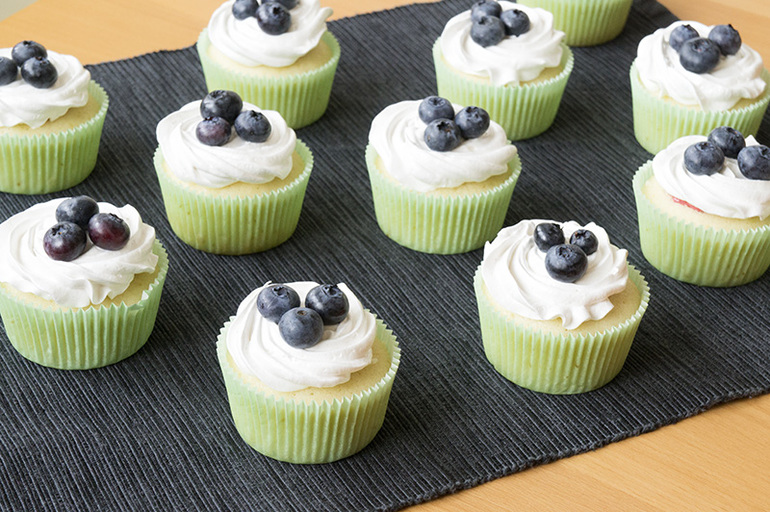 Классика жанра- ванильные с курдом и необычные - апельсиновые с шоколадом