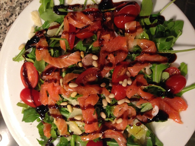 Салат с семгой.