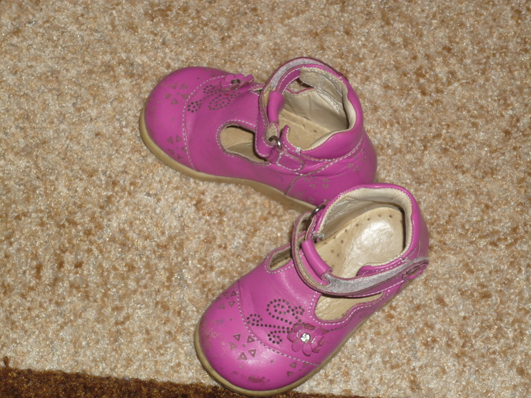 Продам обувь б/у для девочки размеры от 19 до 26