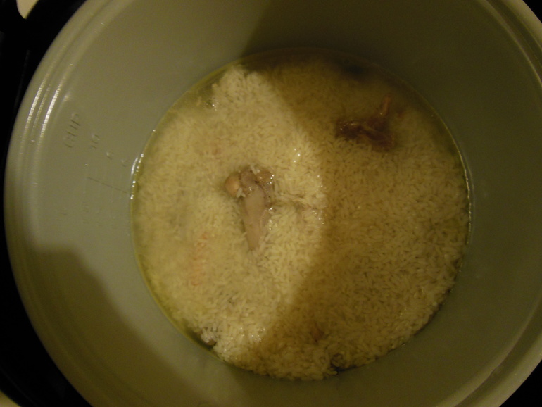 Продолжаю осваивать мультиварку. Плов и кекс.