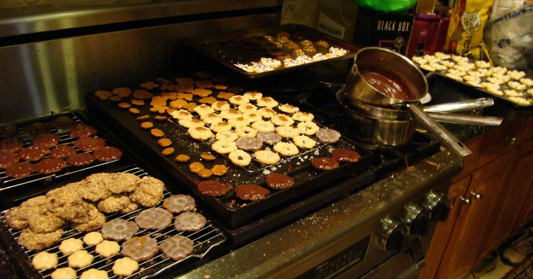 White X-mas vs. Blue X-mas.