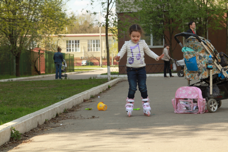 Софийка и ролики!