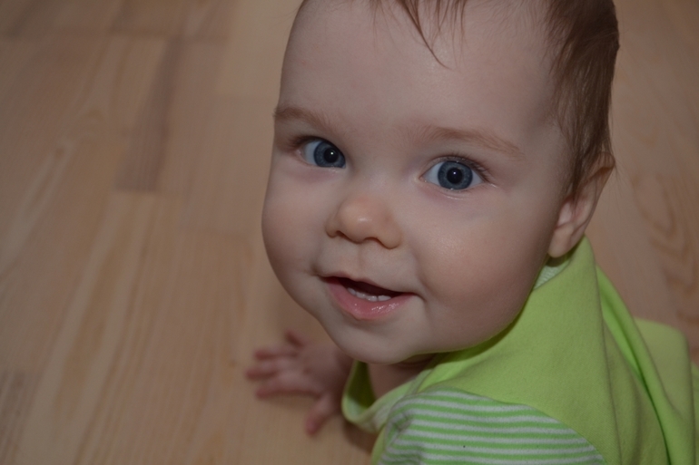 а мы научились показывать язык)))