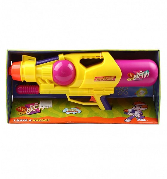 Маленькие непоседы просто обожают плескаться и брызгаться.