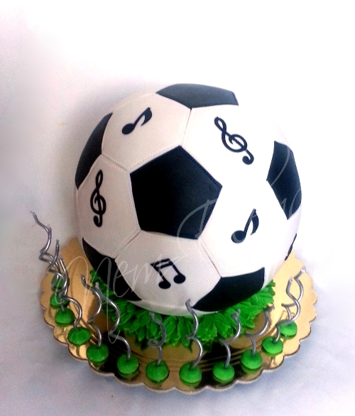 Футбольный мяч для музыканта)