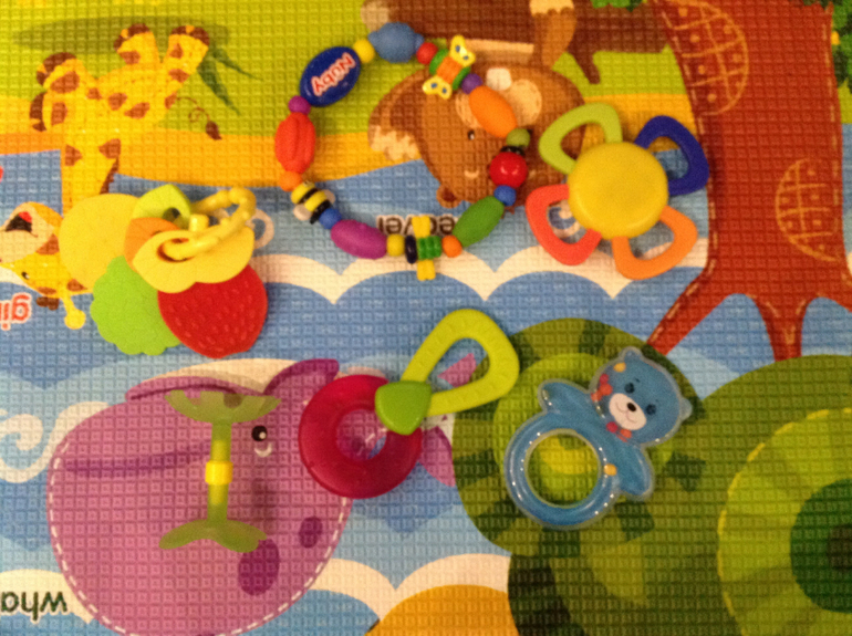 Наши игрухи!а чем играют ваши малыши??