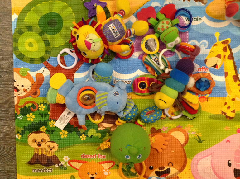 Наши игрухи!а чем играют ваши малыши??