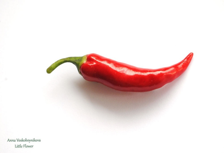 Брошь "Красный перчик"