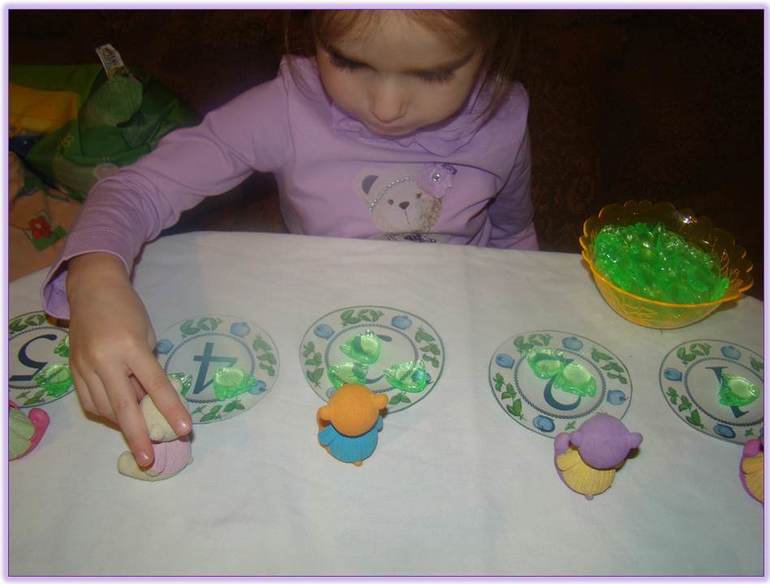 Моторика: Занятие 9 "Мишки для малышки"