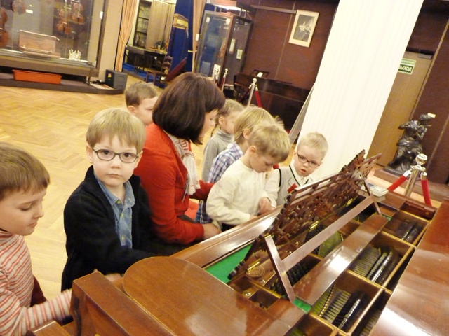 Музей музыкальных инструментов им. Глинки. Отчет и группа №2