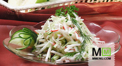 Салат из крабов с яблоками и огурцами