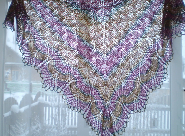 Продам шаль Северное сияние