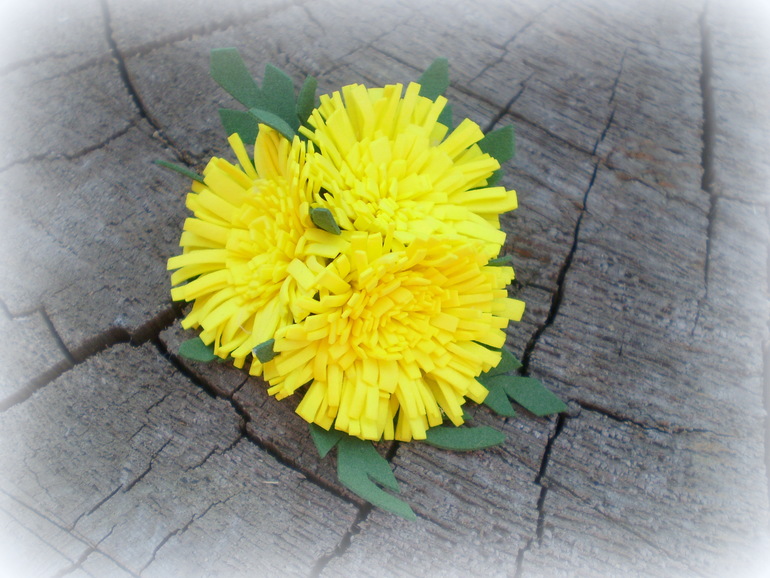 Шляпка с одуванчиками