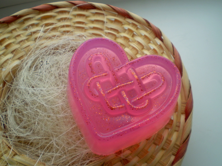 А я попробовала поварить мылко)))