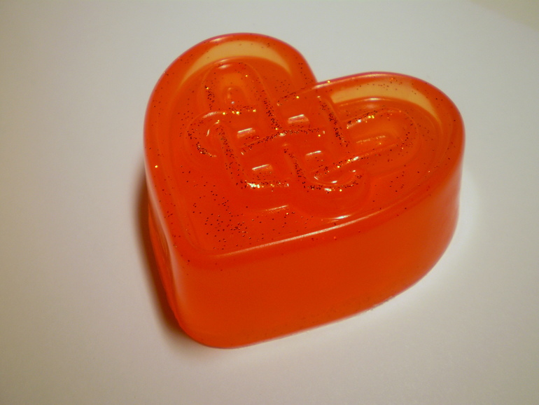 А я попробовала поварить мылко)))