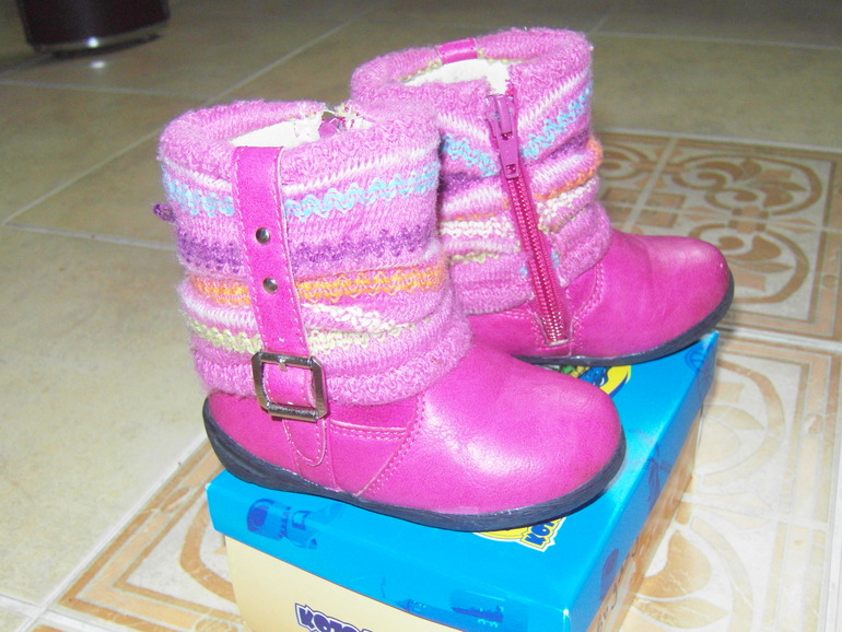 Продам сапожки в идеальном состоянии кожа(мех) р-р20.450р.ПОЧТА.Сезон весна-осень.