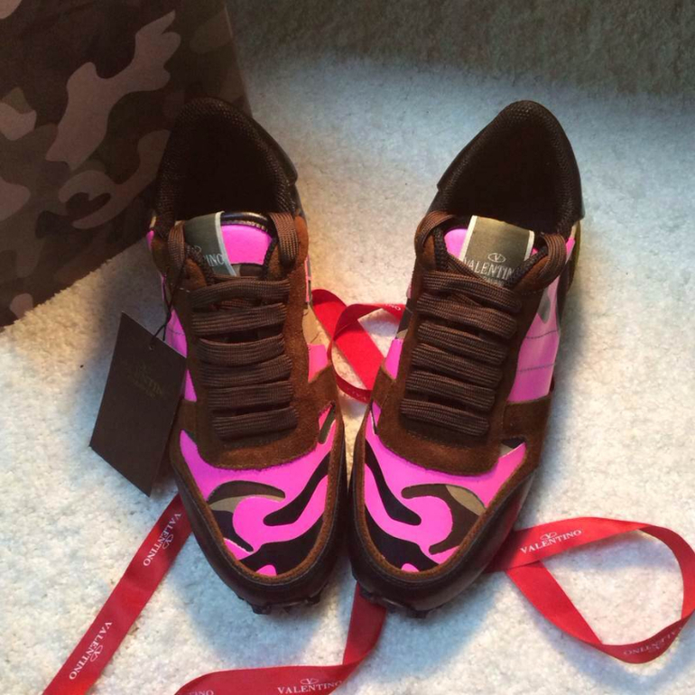 Кроссы Valentino