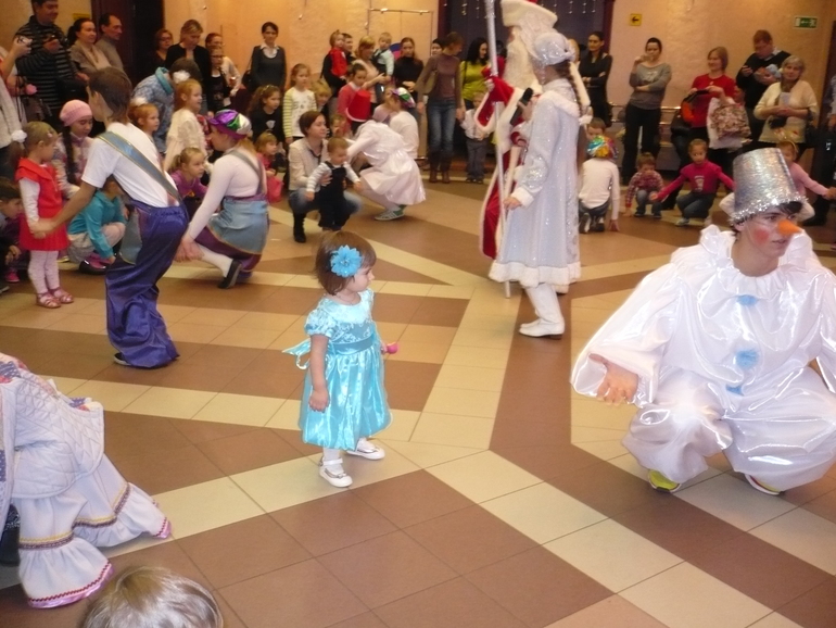 Первый раз на ёлке!!!! Дебют)))