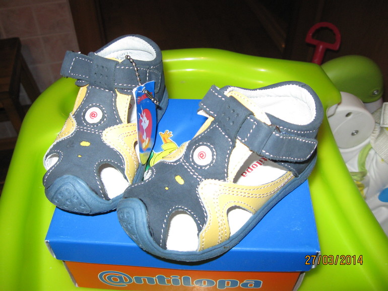 Продаю симпатичные сандалики на лето фирмы "Антилопа" для мальчика 21 размер. Новые. Натуральная кожа. 900р.