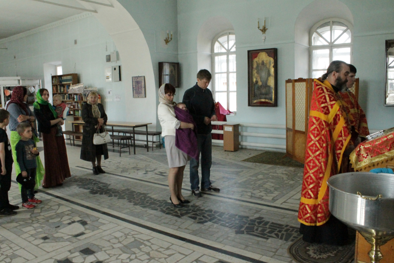 с Крещением нас!