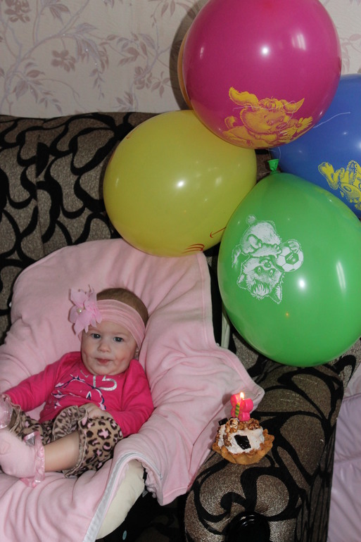 Ритуле 6 месяцев))Мы уже как полгода счастливые мама и папа))