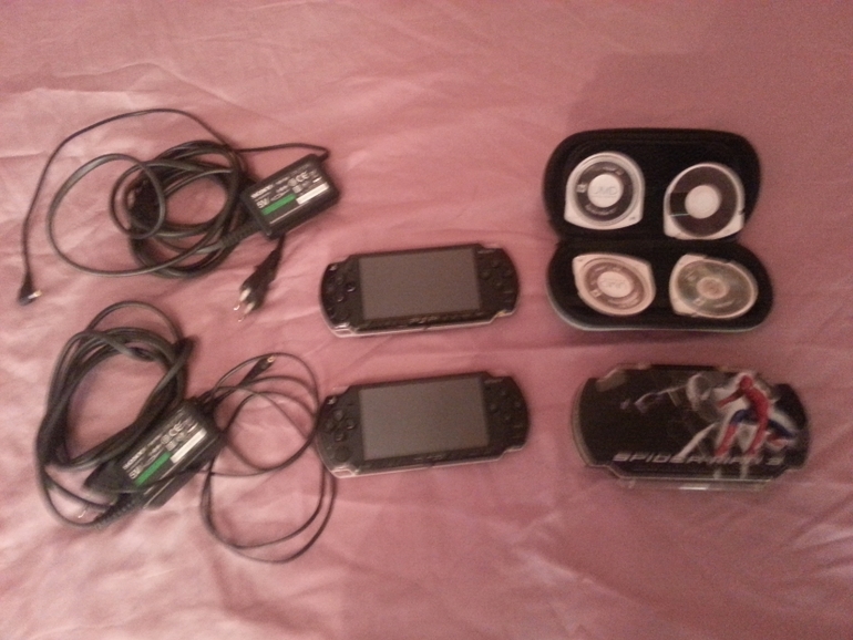 ОБМЕНЯЮ 2 PSP НА ВИДЕО ИЛИ РАДИОНЯНЮ!!!!!