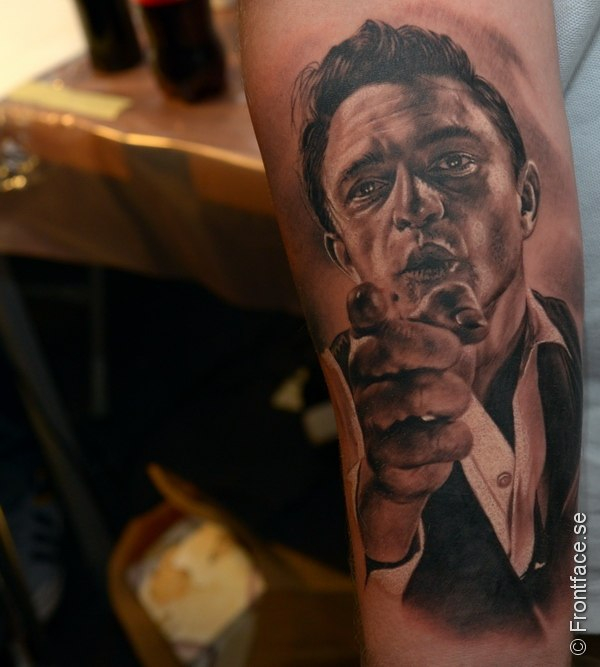 Хотели бы себе такого качества татушку?)