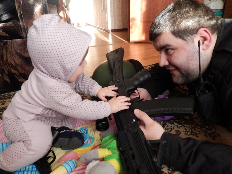 дочь приобщается к папиному хобби))