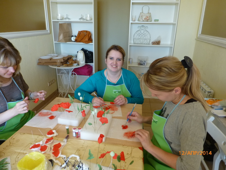 Очередные цветы с курсов Жанны Рябковой,спасибо всем девочкам за доброжелательную обстановку!Прошу вниманию МАК и ЛИЗИАНТУС