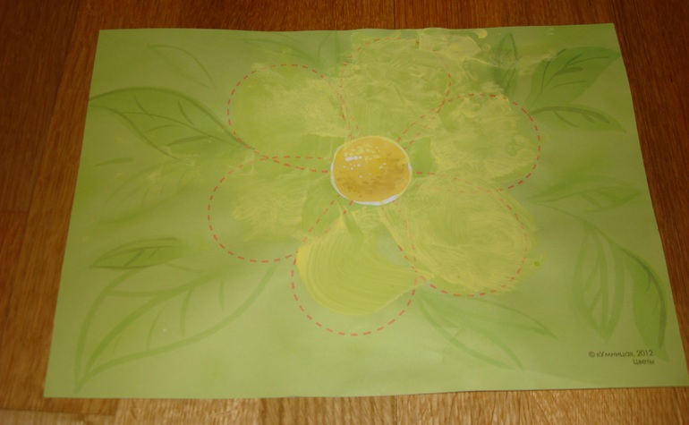 Наши творческие пятиминутки в годик. Рисование.