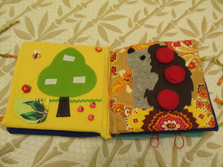 Развивающая книжка для нашей малышки.