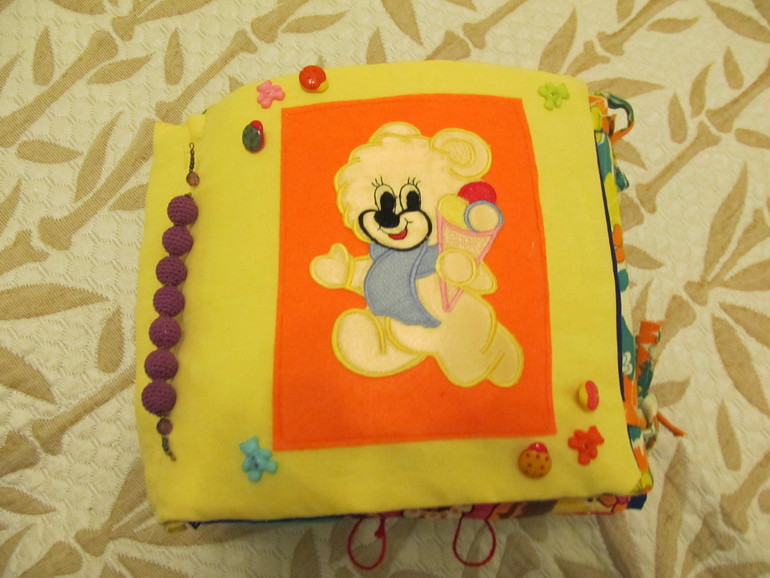 Развивающая книжка для нашей малышки.