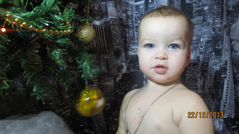 Елку нарядили)))