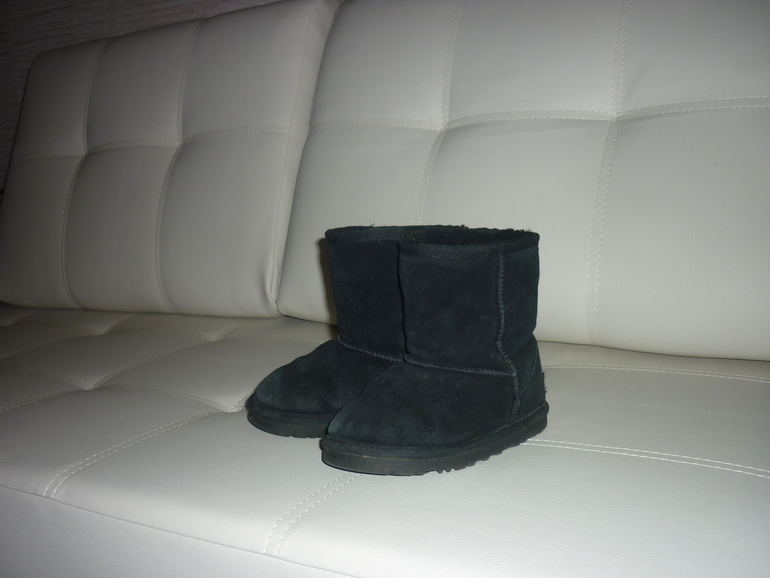 UGG(УГГИ) AUSTRALIA для мальчика 29р-р.Почта