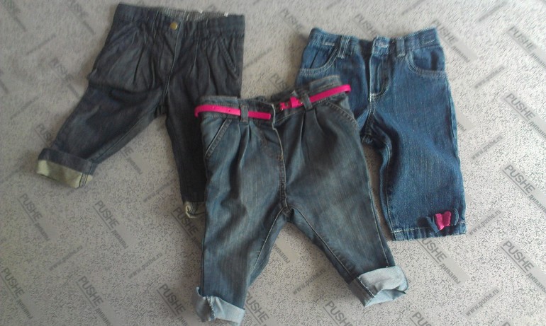 Продам детскую одежду Новые джинсы размеры 74, 80, платье тоже новое на 24 мес