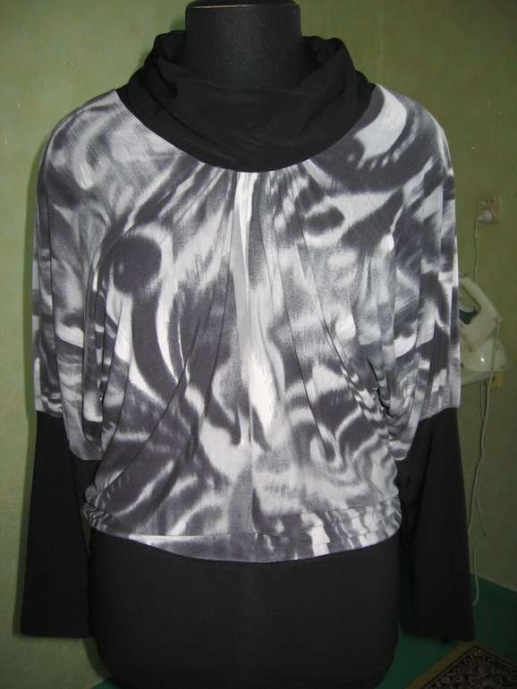 Летучая мышь из трикотажа.