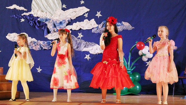 Выступление концерт &quot; Читающее детсво&quot;