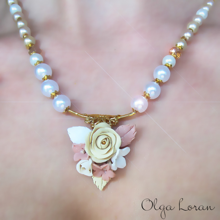 И еще украшения, браслеты, серьги и колье!