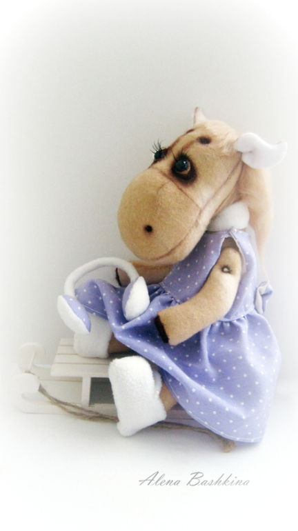 Грустная пони Лулу