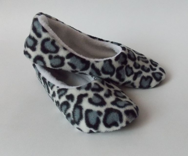 Пошились новые тапочки-балетки)